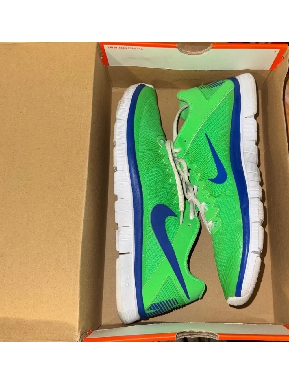 Men’s Nike Free 3.0 green training shoes, Size US 10.5 in original box